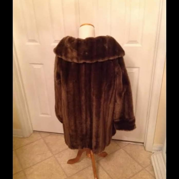 NEW TISSAVEL-BETTY ROSE HIGH END QUALITY LUX FAUX FUR STROLLER COAT SIZE 14 - Picture 13 of 17